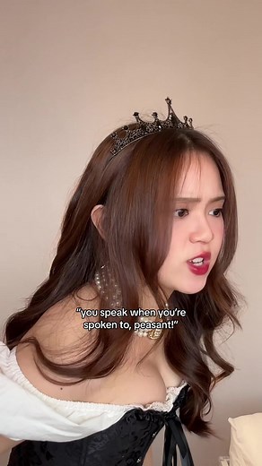 Alien Queen Meets Pirate Princess from Earth