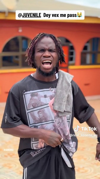 Street Dance Battle: Juvenile vs Azonto Us