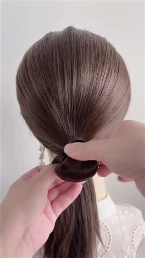 5 Hairstyles to Look Younger Instantly