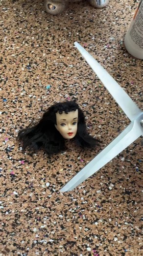 This is a project that I started back in June and for some reason I took a almost 6 month long break but I finally got to reroot her and I couldn’t be happier with how she turned out! The hair that I used is a champagne blonde and is the exact texture of the vintage Barbie hair 😍 #vintagebarbie #barbierestorer #dollcollector #barbiereroot