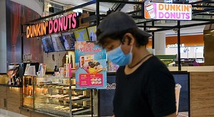 Dunkin Donuts Worker Goes Viral After TikTok Exposes Food Waste