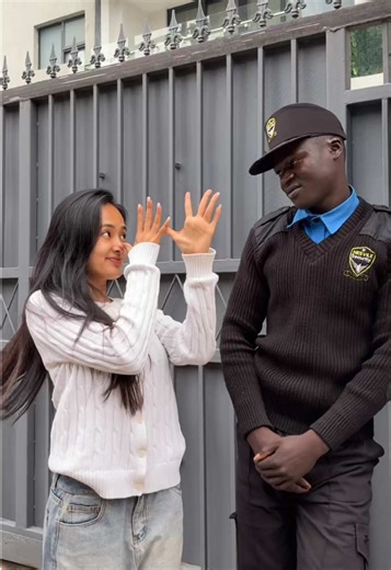 My security guard can dance @Wamoya comedian 😁 #dance #trend #viral