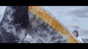 292K views · 5K reactions | To avoid the shark, the three people were forced to drift in the sea, and were locked by the shark the next second! 三人为躲避鲨鱼被迫飘荡在海中，下一秒被鲨鱼锁定！ #巨鲨之夺命鲨滩 #HugeShark #优酷电影 #youkumovie | Youku Movie | Facebook