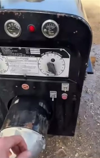 CLEAN SA 200 – 8” CHOP – READY TO WORK 🔥 200 HOURS on NEW MOTOR 💪 Aluminum radiator ❄️ Doesn’t run hot Runs & welds GREAT ⚡ Starts EVERY TIME 🔑 Been my backup machine — don’t need it anymore. WORK-READY & SOLID. 💰 $3,500 📍 Los Angeles 📲 WhatsApp ‪ 1 (448) 203-5537‬ Message for more information First serious buyer takes it! Don’t sleep on this deal 👀🔥 #SA200 #WelderForSale #PipelineWelder #WeldingLife #LincolnSA200