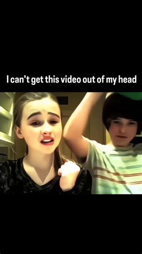 Celebrity Star on Instagram: "😭😂 This viral throwback clip features a young Sabrina Carpenter casually singing Carly Rae Jepsen’s hit “Call Me Maybe” years before she became a pop star. In the low-resolution webcam video, she even slips briefly from her brother’s arms — a moment fans affectionately call “the Fall” — but keeps singing without missing a beat. Recorded long before her Disney Channel fame and mainstream success, the video captures Carpenter’s natural charm, love for music, and fea