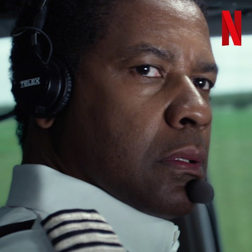 Sans doute l’une des scènes de cinéma les plus intenses de la dernière décennie. Oui, on n’a pas peur de le dire. Flight de Robert Zemeckis et avec Denzel Washington, c’est encore dispo. | Netflix