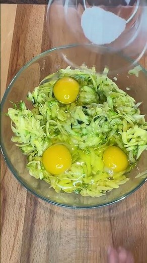 TORTINO DI PATATE E ZUCCHINE grattugi tutto ed è pronto da cuocere! FILANTE e FACILISSIMO