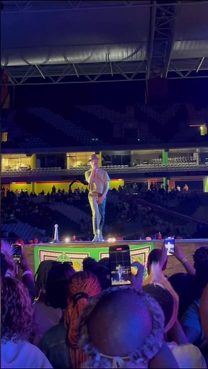 Yabona okwenzeka eMbombela bafowethu. ❤️❤️ @Anzo May 2024 be your year Nkabi, gijima nayo lento mfowethu mkhulu umsebenzi. #sjava #anzo #music