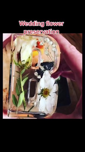 Preserving Wedding Flowers with Epoxy Resin Art