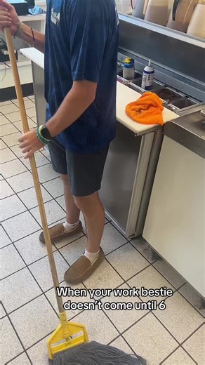 That 3 hour gap without him feels like an eternity🥲 #fyp #foryoupage #somewhereinthecrowd #theresyou #custard #icecream