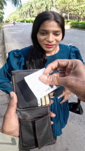 ❤️ P A P P U ❤️ on Instagram: "Girlfriend Mera Izzat Loot Na Chahti Hai 😱 #izzat #girlfriend #pappusengupta"