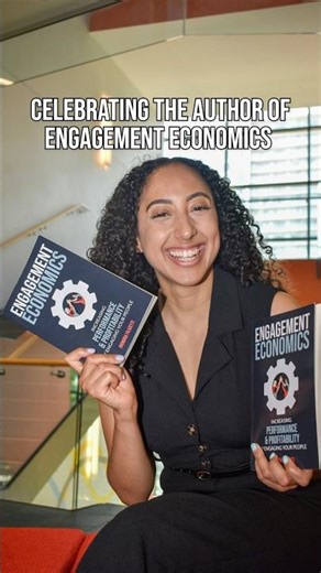 Surprising a Stranger Inside the Bookstore!