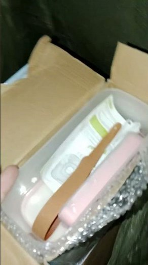 Inside a Warehouse: Logistics and Operations,Warehouse Tour: Behind the Scenes"Warehouse Management