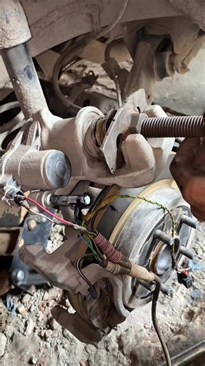 Rx Mechanic on Instagram: "Electric Brake Calipers Feeding! #brakeRepair #BrakeCalipers #electricbrakes #rxmechanic #fblifestyle"