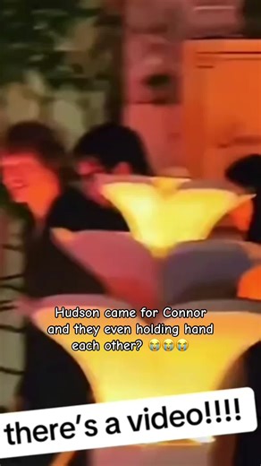 Why im so hungry for their real moment? #hudsonwilliam #connorstorrie #hudcon #holanov