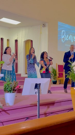 Marcos 13:26 Entonces verán AL HIJO DEL HOMBRE QUE VIENE EN LAS NUBES CON GRAN PODER Y GLORIA. Apocalipsis 1:7-8 7 He aquí que viene con las nubes, y todo ojo le verá, y los que le traspasaron; y todos los linajes de la tierra harán lamentación por él. Sí, amén. 8 Yo soy el Alfa y la Omega, principio y fin, dice el Señor, el que es y que era y que ha de venir, el Todopoderoso. @lyannedisla @disla402 @wandagcharles @elizabetgonzalezb @freddydi5 @l.morrobel | Oasis Ministerio Musical