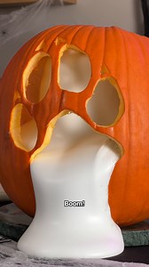 598K views · 2.2K reactions | Family time is about to bubble over with Halloween fun! 離 What you’ll need: 離carved pumpkin 離2 cups hydrogen peroxide 離4 ½ tbs instant dry yeast 離1 cup warm water 離2/3 dish soap 離 jar (at least 500 ml) 離 safety goggles ⚠️ Be careful — do not touch the foam as it will be extremely hot! It will cool within a few minutes. Who’s trying this oozing pumpkin activity at home? | Great Wolf Lodge | Facebook