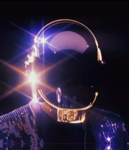 Visualizer for my mix: Right Here, Right Now x Voyager. I wanted to do a much more detailed visualizer for this mix but I’ve haven’t had time :/ I went with a kind of retro future vibe with the visuals for this one, sorry it’s kinda all over the place. As I said I had to rush it lol. Also I’ll have this mix up on my SoundCloud soon, since some people have mentioned it! ✨🤍🌀 (ty to all gif creators!) #daftpunk #voyager #music #visualizer #fatboyslim