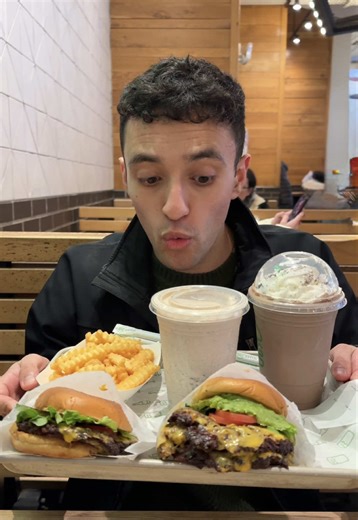 shake shack review🍔🍟 Rating: 9.1 the burger hunt continues… #smashburger #nyc #postgrad #foodreview @SHAKE SHACK