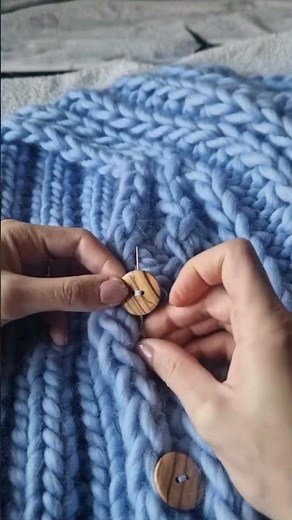 Learn how to sew buttons onto your knits 💙✨
