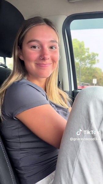 Rainy Day Walk with Ella Alexandra | Tlka