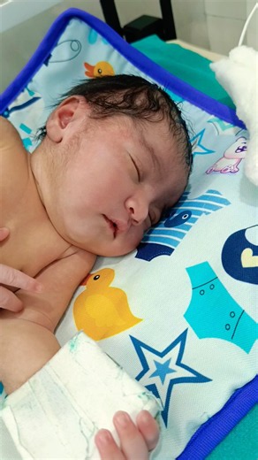 best sleeping position for babies ❤️🥰