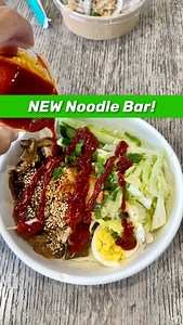 🍜 NEW Noodle Bar on Oahu! ✨ 📍 @foodlandhi just opened up their new noodle bar at their Foodland Farms @kamakanaalii location in Kapolei and we love it! Their menu includes six hot noodle dishes to choose from and four cold noodle dishes - and if that wasn’t enough, they even have a build your own bowl option! #jananahawaii #noodlebar #foodland #food #foodie #delicious #foodblogger #tasty #noodles #love #foodies #hawaiifoodie #ramen #kamakanaaliimall #hawaii #yummy #hawaiisbestkitchens #oahu #h