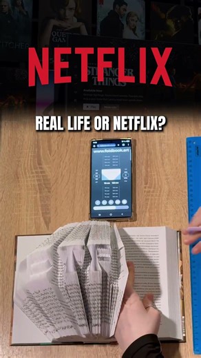 Real life or Netflix 🤗🥵 #foldbook #netflix #netflixespaña