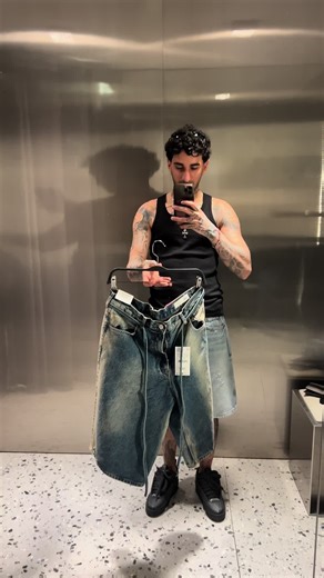 Baggy Fit Bermuda Denim Outfit Ideas