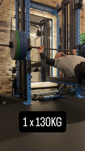 James Thompson on Instagram: "The importance of the 1 Rep Max test: 1. Establishes Accurate Training Loads Most strength programmes are written as percentages of your 1RM (e.g. 70%, 85%). Without knowing it, you’re guessing — and guessing leads to undertraining or overreaching. ✔ Ensures the right stimulus ✔ Removes ego-based loading ✔ Makes training measurable ⸻ 2. Tracks Progress Objectively Your bodyweight, mirror changes, or “how it feels” can be misleading. Your 1RM shows real neuromuscular