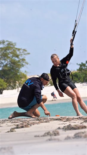 Professional Coaching 🎖 on Instagram: "The kite loop board-off is a real mind game. Ripping the board off mid-loop takes courage — but with the right timing, technique, and a bit of beach board-off grind, you’ll nail it fast, safe… and lock it in for life. Wanna learn? Our next Big Air camp is in less than 2 weeks, in the King of the Air motherland — South Africa. You still have a last chance to join us and elevate your skills. 14-21 December 📆 Rider: @carmenverdeyen Coach: @ingrosso_fabio Vid