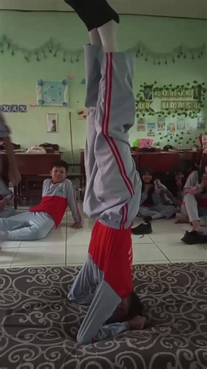 Mastering the Head Stand Challenge for Beginners