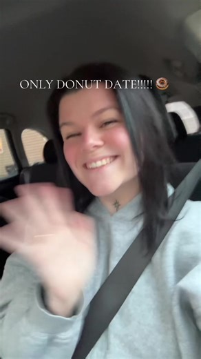 Golden hour, coastal charm, and the best doughnuts 🍩✨ Tucked along the midcoast, Belfast, Maine is one of those hidden gems that feels straight out of a postcard—think ocean views, local shops, and that slow, peaceful Maine energy we all love. And right in the heart of it? A must-stop spot: The Only Doughnut 🤍 Fresh, handmade, and seriously unforgettable—these aren’t your average doughnuts. Whether you’re just passing through or planning a Maine adventure, this place is 100% worth the stop. If