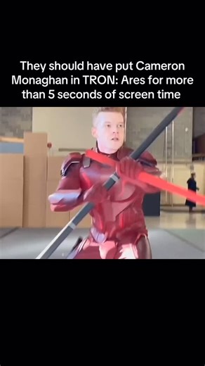 BLURAYANGEL on Instagram: "Cameron Monaghan Training for TRON: Ares @blurayangel #tronares #tronlegacy #tron #cameronmonaghan #blurayangel"