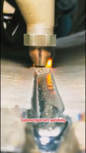 Submerged are welding (SAW) is a welding process that uses a continuously fed electrode to join metals. The process involves creating an arc between the electrode and the workpiece, and then protecting the weld from contamination with a layer of flux 👍💯 #welding #education #explorepage | Vj Naru Mig