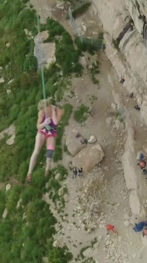 Sweet whip by crusher @svanabjarnason! “There’s fighting hard and then there’s fighting hard while straining your neck and damaging your shoulder again, all that to dry fire on a hold after and fall with the leg behind the rope 😬🙌🏼 These power screams tho 🙈 @chris_sharma @adam.ondra I’m coming for you. Big fight on the top part of Gran Blau - 8b /c that I sent a few days after! PS: The annoying seagull fall scream is because I got super scared falling with the leg behind the rope, couldn’t h