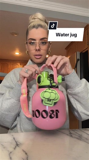 Sip in style 💧✨ This metal water container with straw isn’t just practical — it’s a vibe. Stunning color combos to match your energy and dare to stand out wherever you go! #MetalWaterBottle #StayHydratedInStyle #ColorPop #VibrantVibes #HydrationGoals