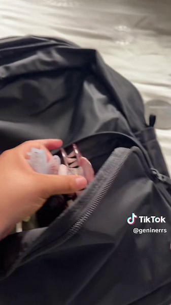 What I put in my #lululemoneverywherebackpack Its actually very spacious. #lululemonaddict #organize #backpack #things #backpack @lululemon