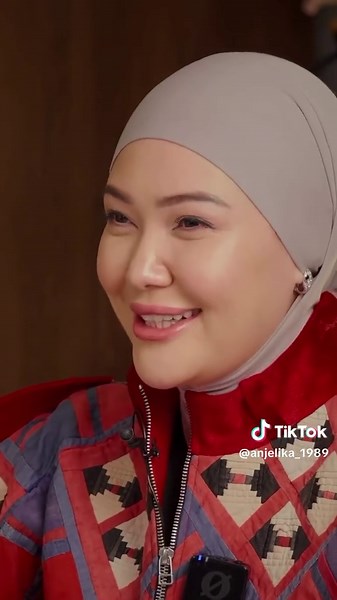 anjelika_kairatova_orriginał отвечает на вопросы, которые вы так ждали. Немного о себе, немного о жизни и многое - от души anjelika_kairatova_orriginal✔️ сиздер күтүп жаткан суроолорго жооп берет. Өзү жөнүндө аз, жашоо жөнүндө аз, жана көп нерсени — жүрөгүнөн❤️#chinatiktok🇨🇳 #CapCut #1940 #халалбазар #кыргызстанайымдары #dubai🇦🇪 #лям🍋 #анжеликакайратовна🇰🇬 #айымбренд #кыргызстан🇰🇬 #бишкек🇰🇬 #ыссыккол🇰🇬 #оазис #сафари @EL_CHAPA_312 @HOMA @Will Smith @Bella Poarch @domohozaika