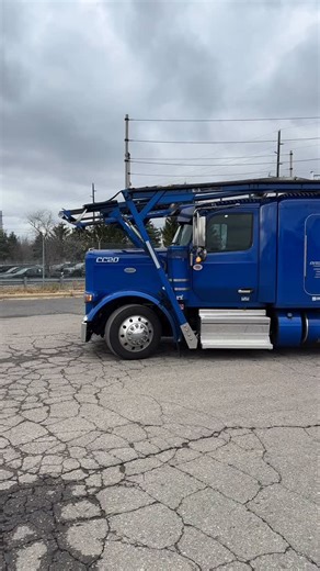 JENZI G on Instagram: "How a car hauler is loaded #Trucker #TruckDriver #Carhauler #Loading #Transport"