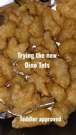 finally trying the new Dino Tots. Approved by myself and my toddler. ❤️