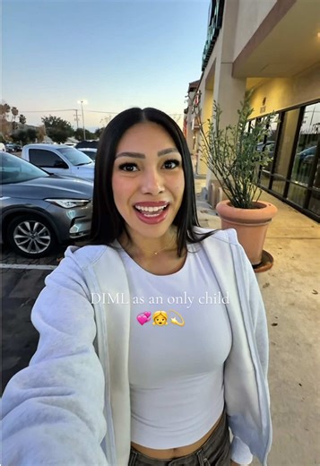 Girlll my nails!! She ate💞💫 What are some show recs i have nothing go watch😭#diml#onlychild#vlog#wingstop#nailday#niml