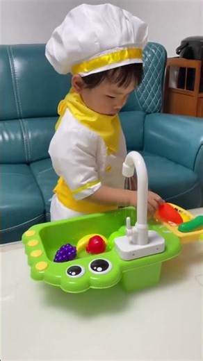 Simple kitchen games that can keep my daughter entertained all day!#DIYcrafts