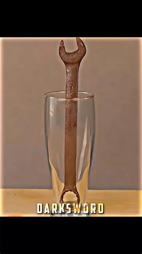 FACT || KNOWLEDGE || MOTIVATION on Instagram: "日本利用压电瓷砖将脚步转化为电能。这些瓷砖捕捉来自你脚步的动能。当你行走时，你的重量和动作会对瓷砖产生压力。瓷砖会轻微弯曲，从而产生机械应力。瓷砖内部的压电材料将这种应力转化为电能。每一步都会产生少量电荷，而数百万步结合在一起就能产生足够的电力来驱动 LED 灯、数字显示屏和传感器。在像涩谷车站这样繁忙的地方，每天大约有 240 万个脚步为这一系统作出贡献。这些电能可以被储存或立即使用，从而减少对传统电力来源的依赖，并支持可持续的城市基础设施。这种方法将日常运动转化为实用的可再生能源 #日本 #知识 #事实 #你知道吗 #推荐 #科技 #创新 #历史 #技术 #实验 #热门 日本利用压电瓷砖将脚步转化为电能。这些瓷砖捕捉来自你脚步的动能。当你行走时 #techwaseem 你的重量和动作会对瓷砖产生压力。瓷砖会轻微弯曲，从而产生机械应力。瓷砖内部的压电材料将这种应力转化为电能。每一步都会产生少量电荷，而数百万步结合在一起就能产生足够的电力来驱动 LED 灯、数字显示屏和传感器。在像涩谷车站这样