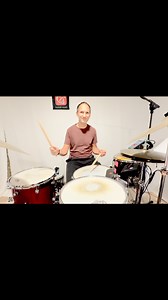 1 minute fills session. (28) Eight notes. Divided by 7 note groupings: RLHhRLKK RLHhRLKK RLHhRLKK RLHhRLKK RLKK Have fun! ⁣⁣Wanna learn more of these concepts? Send me a DM! ⁣⁣ #drumcoach #drumcoaching #drumlessons @dwdrums @zildjiancompany @remopercussion @vicfirth | Ferenc Nemeth