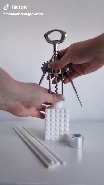 HOW TO REMOVE THE PLASTIC CAP FROM REED DIFFUSERS #reeddiffuser#lovecleaning #toptip#mumlife#momlife#cleaningtiktok#organisewithme#organisetips#fypシ