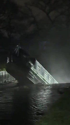 Shropshire Canal Boat Falls Into 160ft Sinkhole