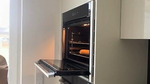 NEFF B54CR71N0, N 70, Smarter Einbau-Backofen 60x60 cm, Made in Germany, Pyrolyse, Optimaler Zugriff mit Slide&Hide, Full Touch TFT-Display, Air Fry Funktion, Automatikprogramme, Soft Open, Edelstahl