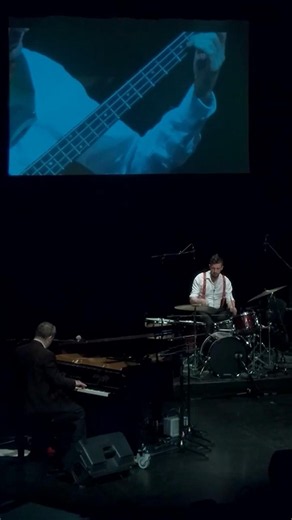 Boogie Woogie Trio plays Flight Of The Bumble Bee