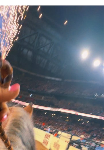 POV: Pyro Packed crowd @The Hondo Rodeo Fest #thehondorodeo #pyro #kidrock #rodeo #phoenix @JameeM 🌺